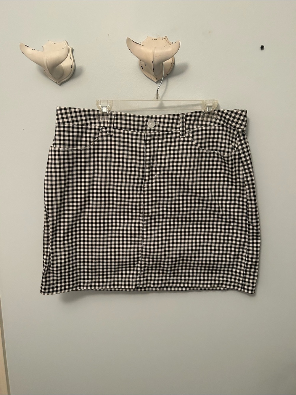 Women’s black & white skort.  Size 16